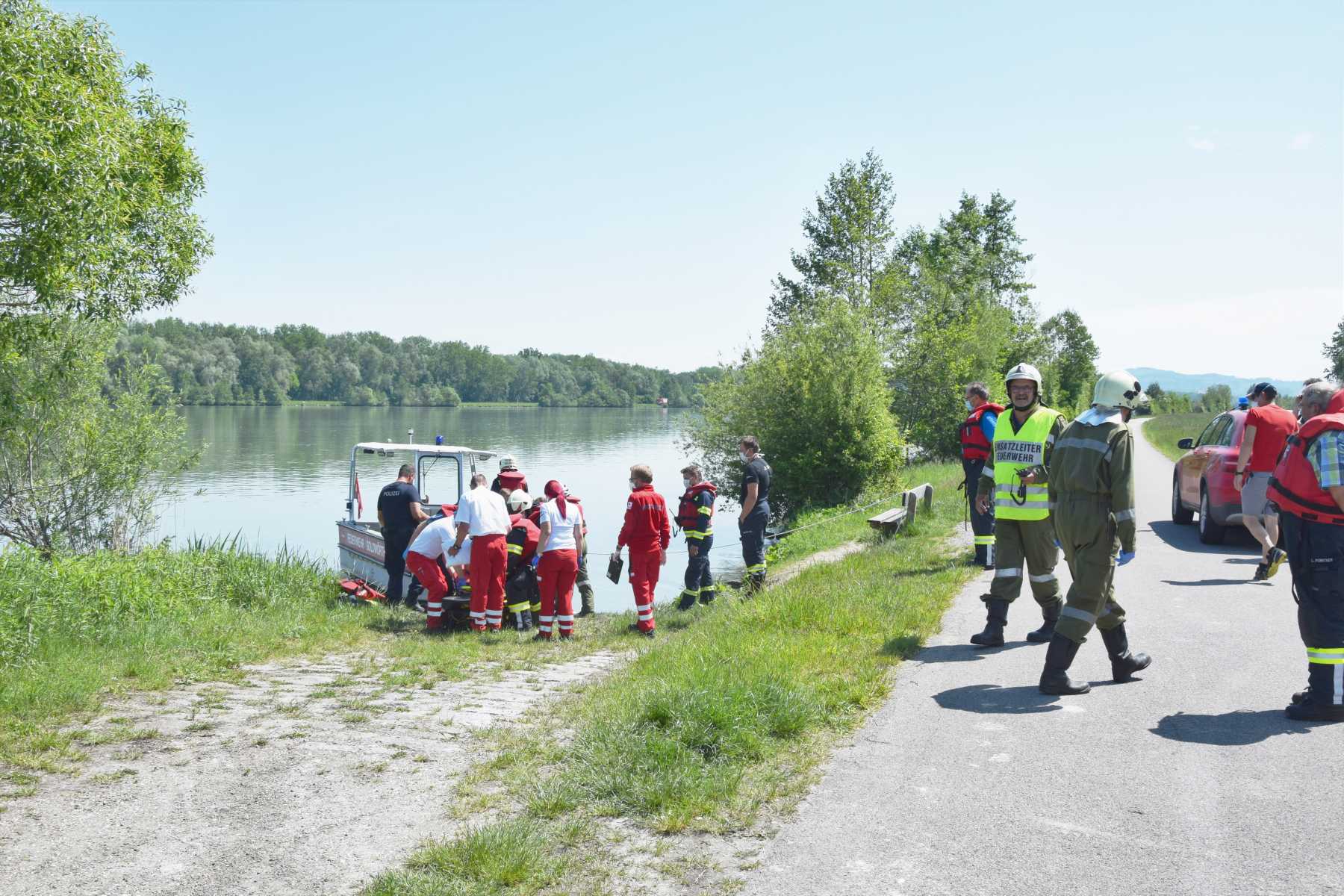 2020 05 19 Personenrettung Donau (3)